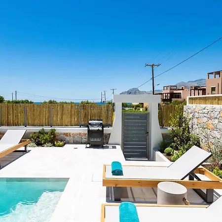 Smili-naiades/3 Bedrooms, Luxury, Beachfront פלאקיאס