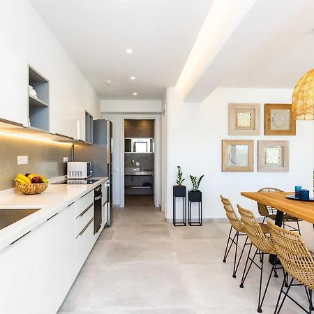 Smili-naiades/3 Bedrooms, Luxury, Beachfront