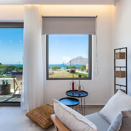 Smili-naiades/3 Bedrooms, Luxury, Beachfront בית נופש